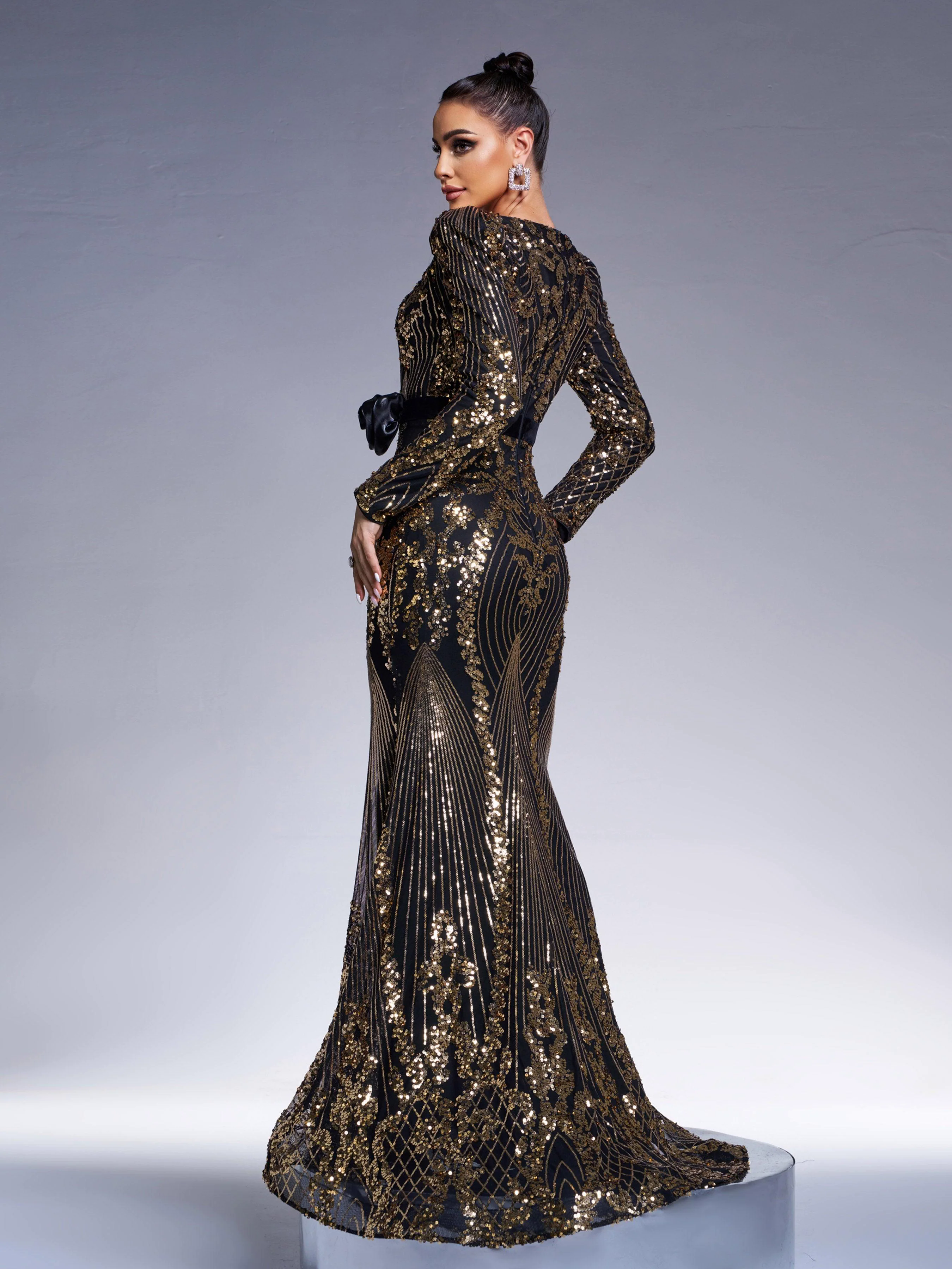 Black Long Sleeve Sequined V-neck Dress DH80240